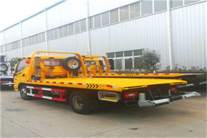 赣县附近拖车救援搭电